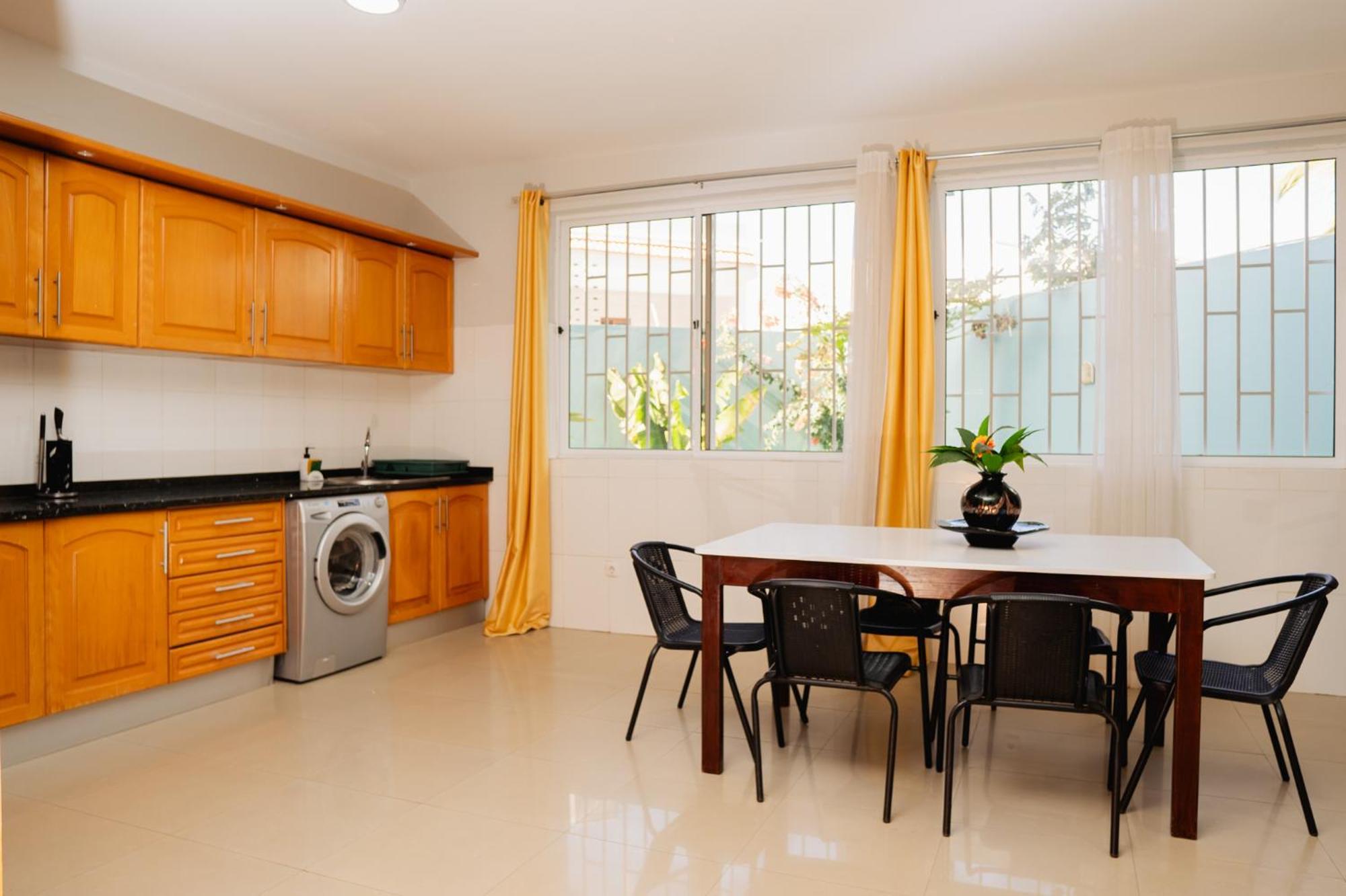 Praia Guest House المظهر الخارجي الصورة